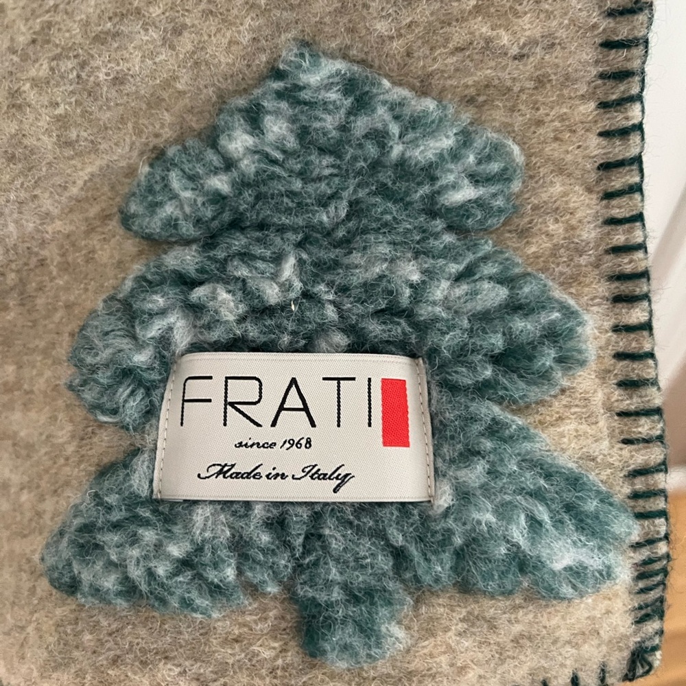 Frati Home Wool Blanket with Tree Design